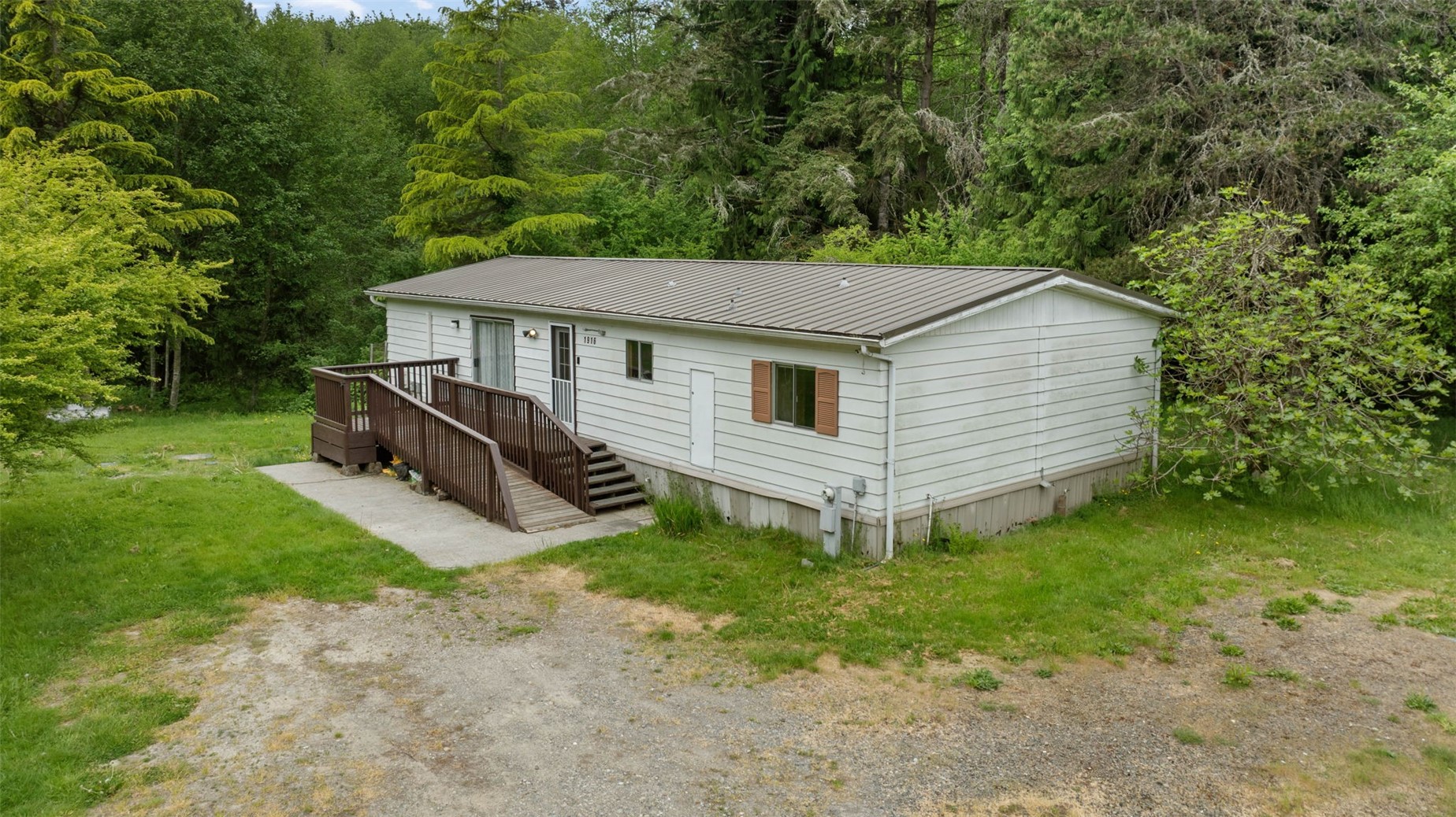 1916 Key Peninsula Highway NW Lakebay WA 98349