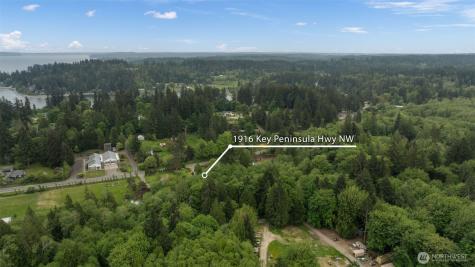 1916 Key Peninsula Highway NW Lakebay WA 98349