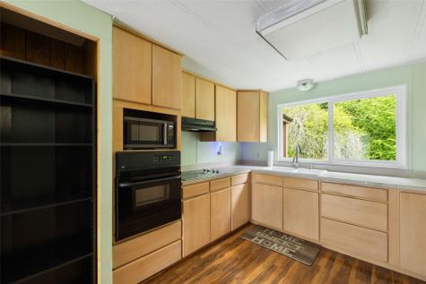 1916 Key Peninsula Highway NW Lakebay WA 98349