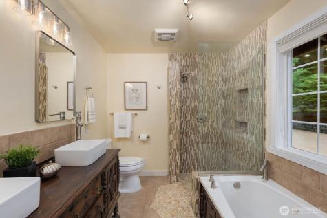 16464 239th Avenue SE Issaquah WA 98027