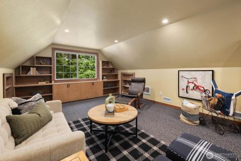 16464 239th Avenue SE Issaquah WA 98027