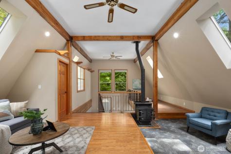 16464 239th Avenue SE Issaquah WA 98027