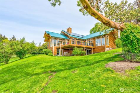 14 J Everett Way Hat Island WA 98206