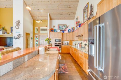 14 J Everett Way Hat Island WA 98206