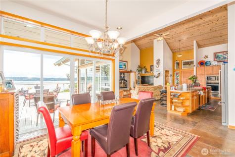 14 J Everett Way Hat Island WA 98206