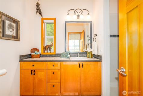 14 J Everett Way Hat Island WA 98206