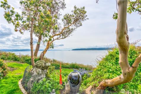 14 J Everett Way Hat Island WA 98206