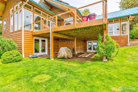 14 J Everett Way Hat Island WA 98206