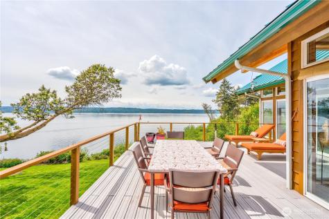 14 J Everett Way Hat Island WA 98206