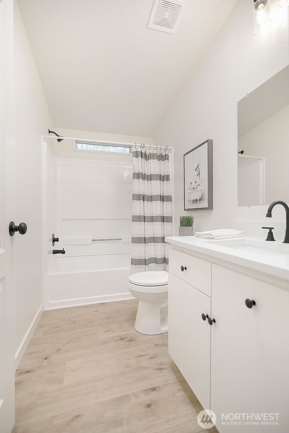 27 Line Drive Kelso WA 98626