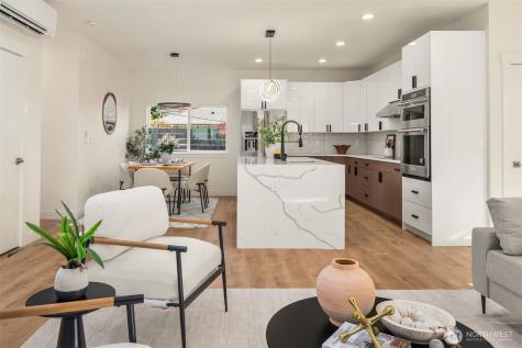 9846 62nd Avenue S Seattle WA 98118