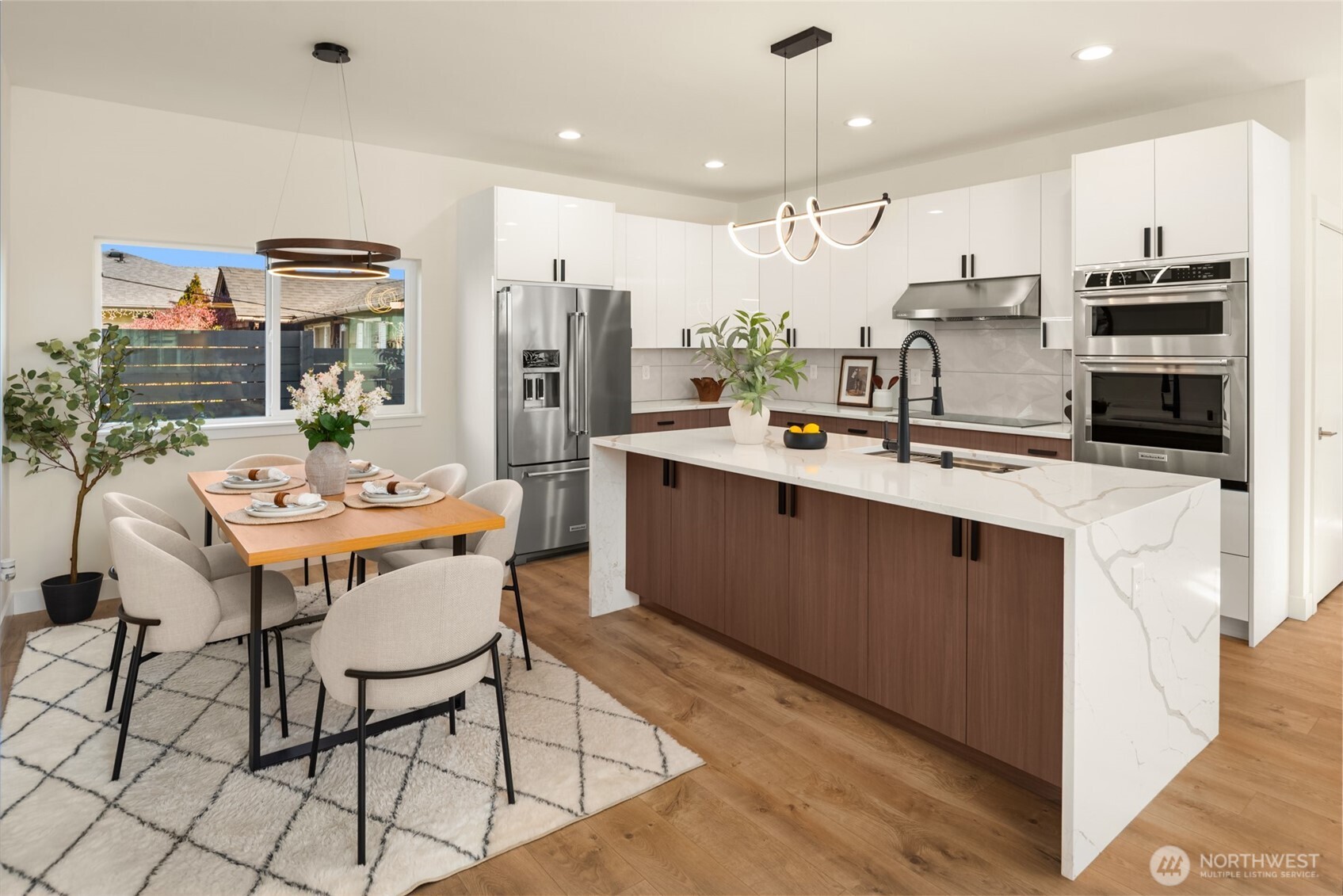 9846 62nd Avenue S Seattle WA 98118