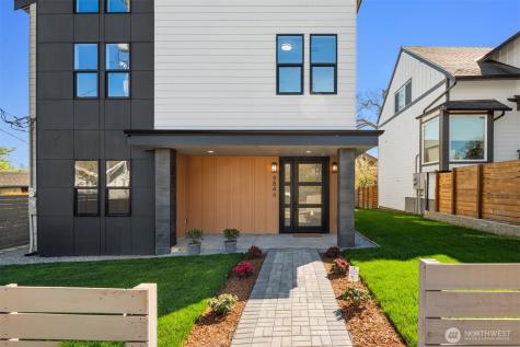 9846 62nd Avenue S Seattle WA 98118