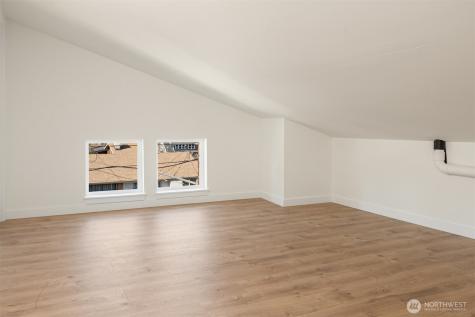 9846 62nd Avenue S Seattle WA 98118