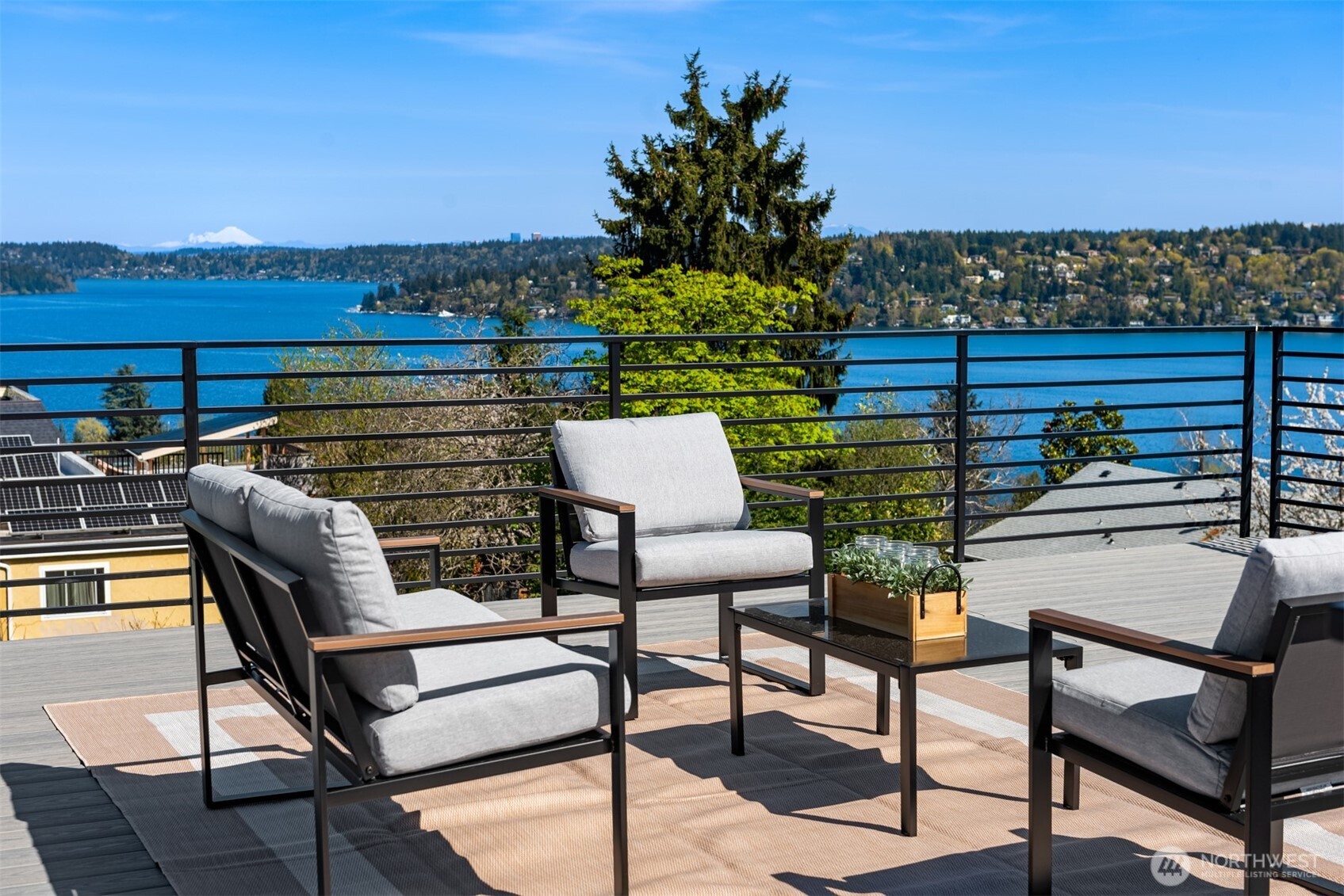 9846 62nd Avenue S Seattle WA 98118