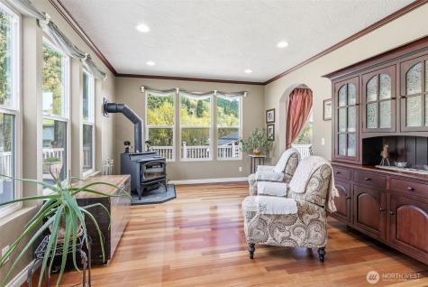 480 Apple Creek Road Longview WA 98632
