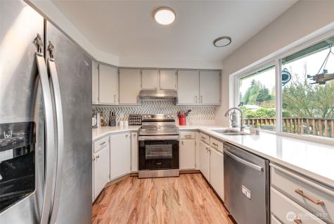 7910 E Glen Drive Everett WA 98203
