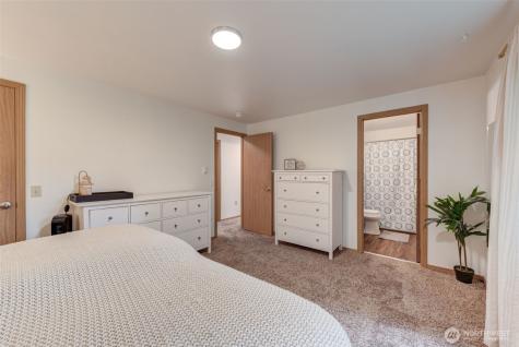 7910 E Glen Drive Everett WA 98203