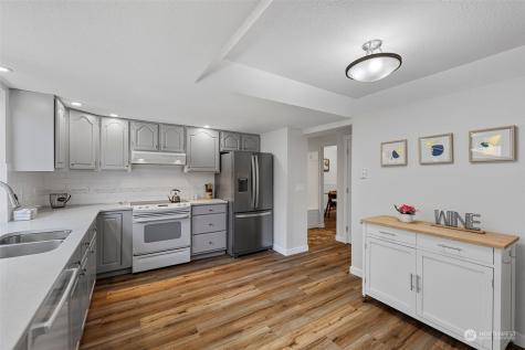 10400 Ne 135th Place Kirkland WA 98034