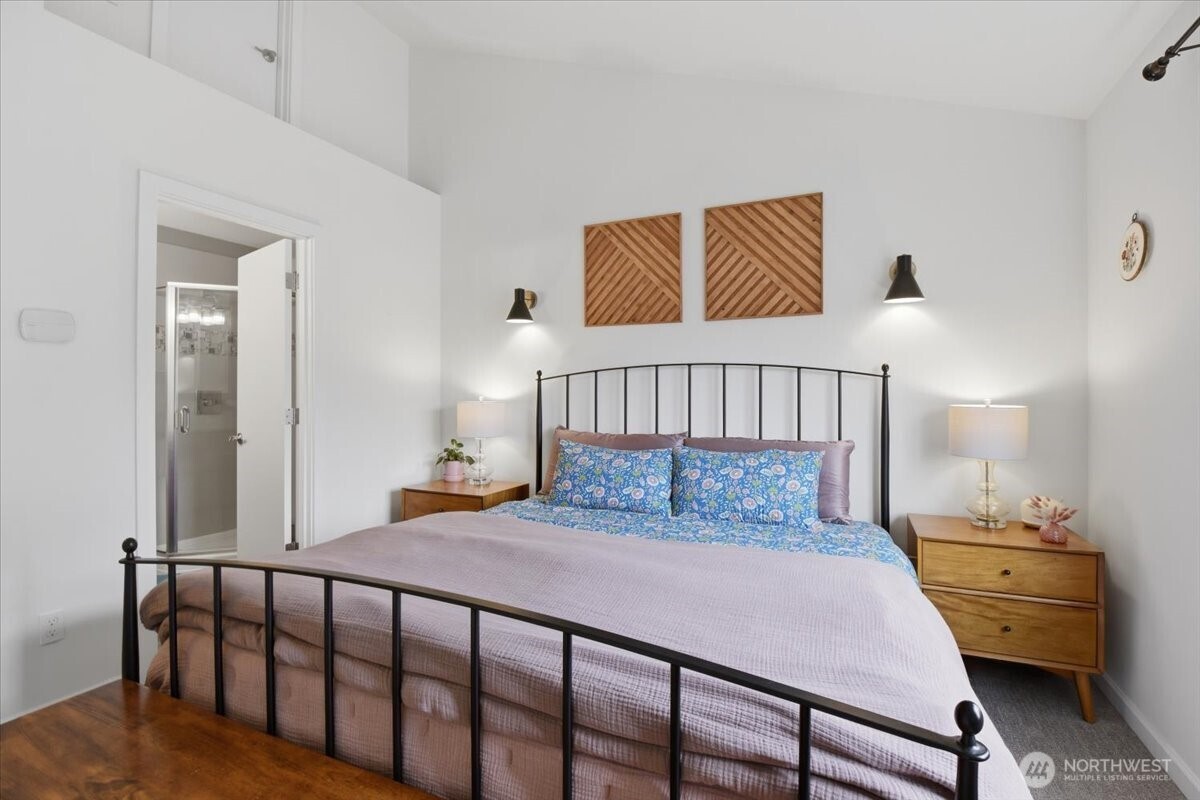4418 Meridian Avenue N Seattle WA 98103