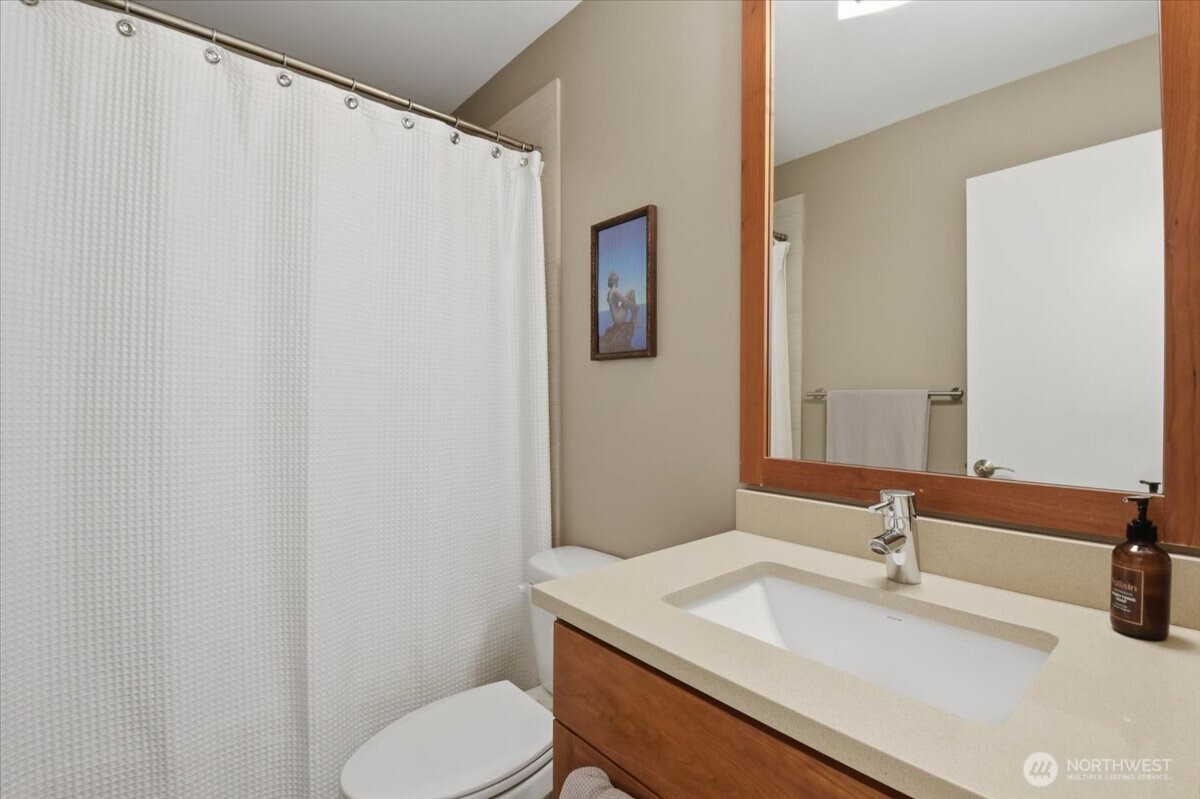 4418 Meridian Avenue N Seattle WA 98103