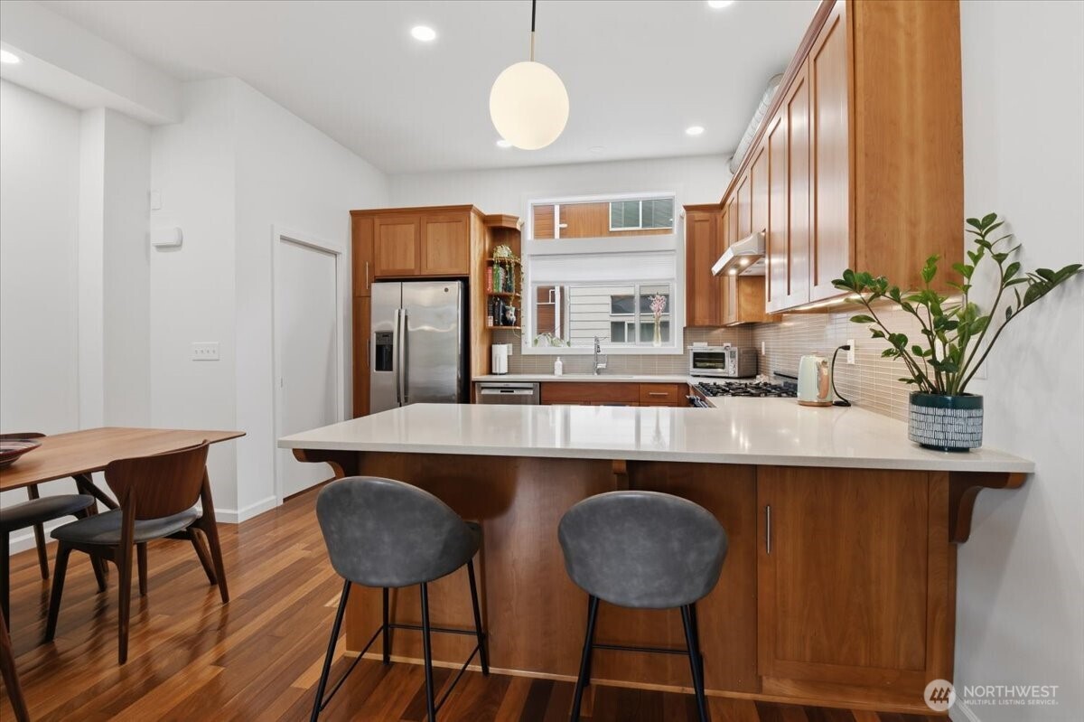 4418 Meridian Avenue N Seattle WA 98103
