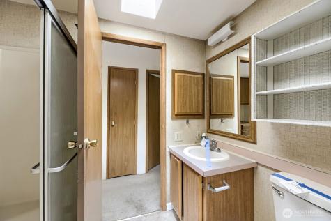 17125 Woodcrest Drive NE Bothell WA 98011