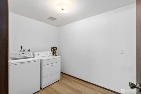 13893 John Street NE Bainbridge Island WA 98110