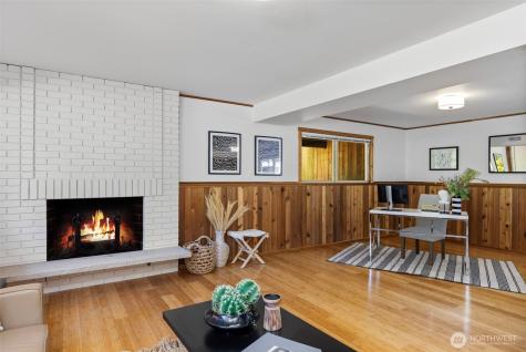13893 John Street NE Bainbridge Island WA 98110