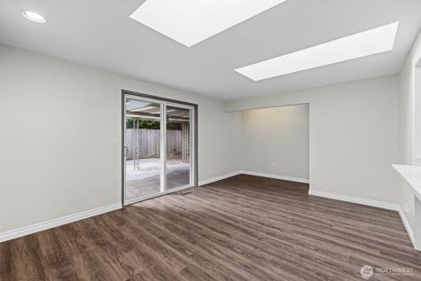 2157 N 122nd Street Seattle WA 98133