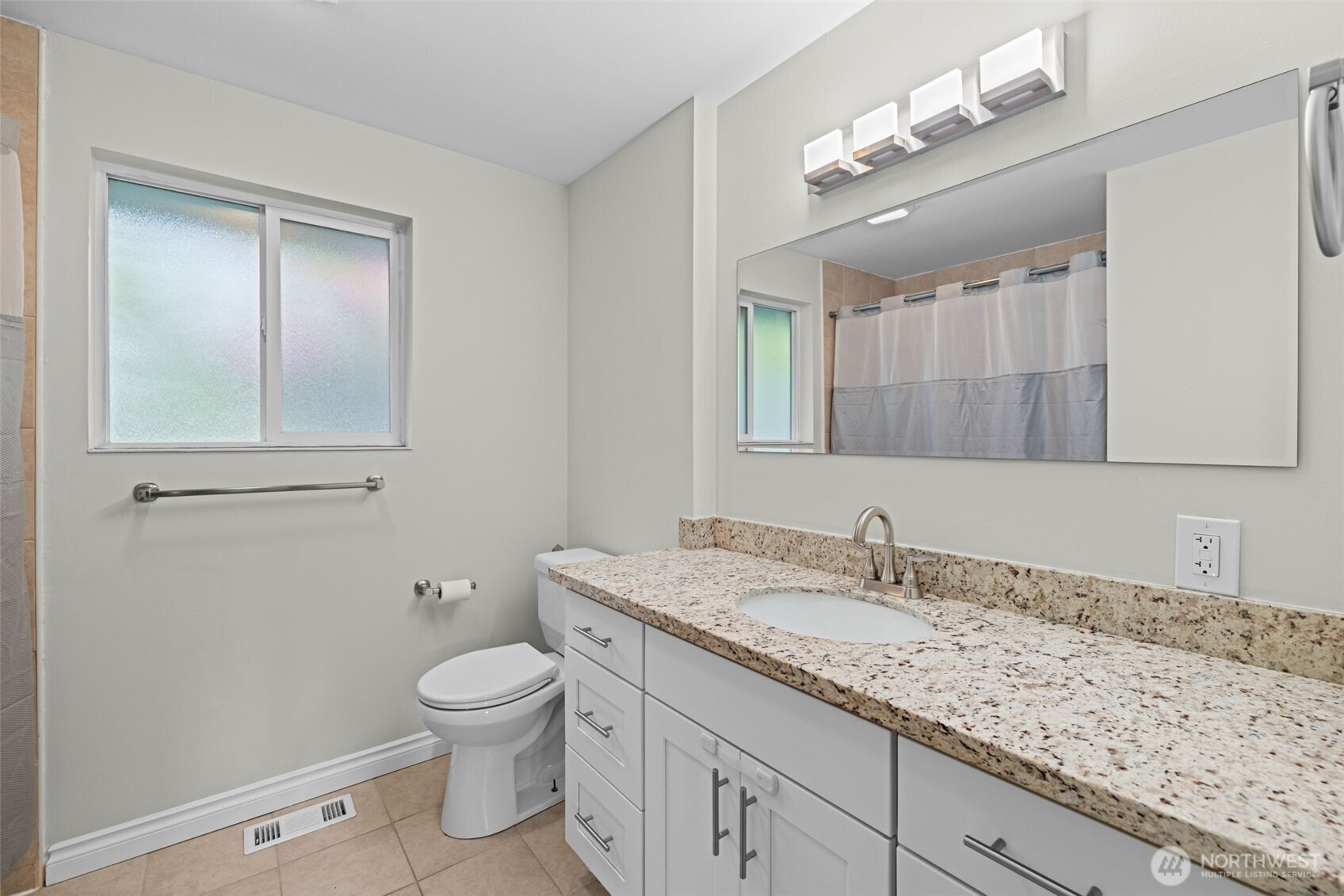 2157 N 122nd Street Seattle WA 98133