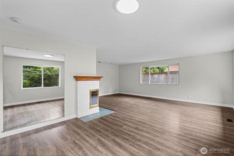 2157 N 122nd Street Seattle WA 98133