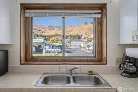 1608 N Western Wenatchee WA 98801