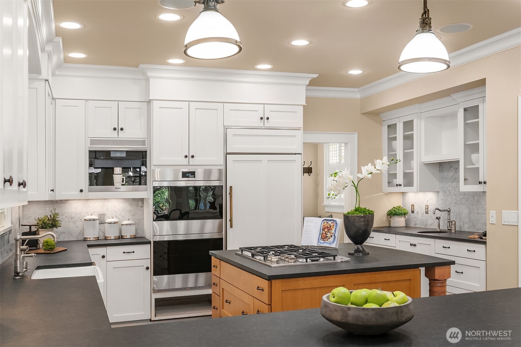 10910 NE 18th Place Bellevue WA 98004
