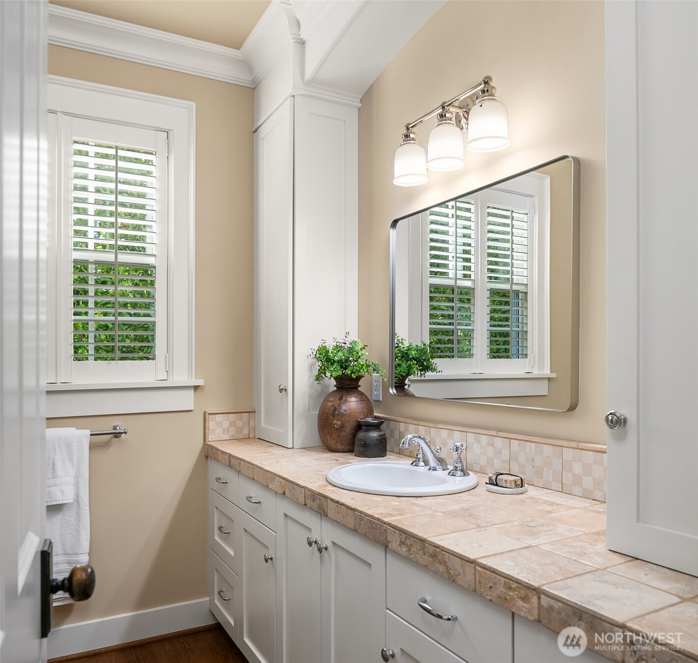 10910 NE 18th Place Bellevue WA 98004