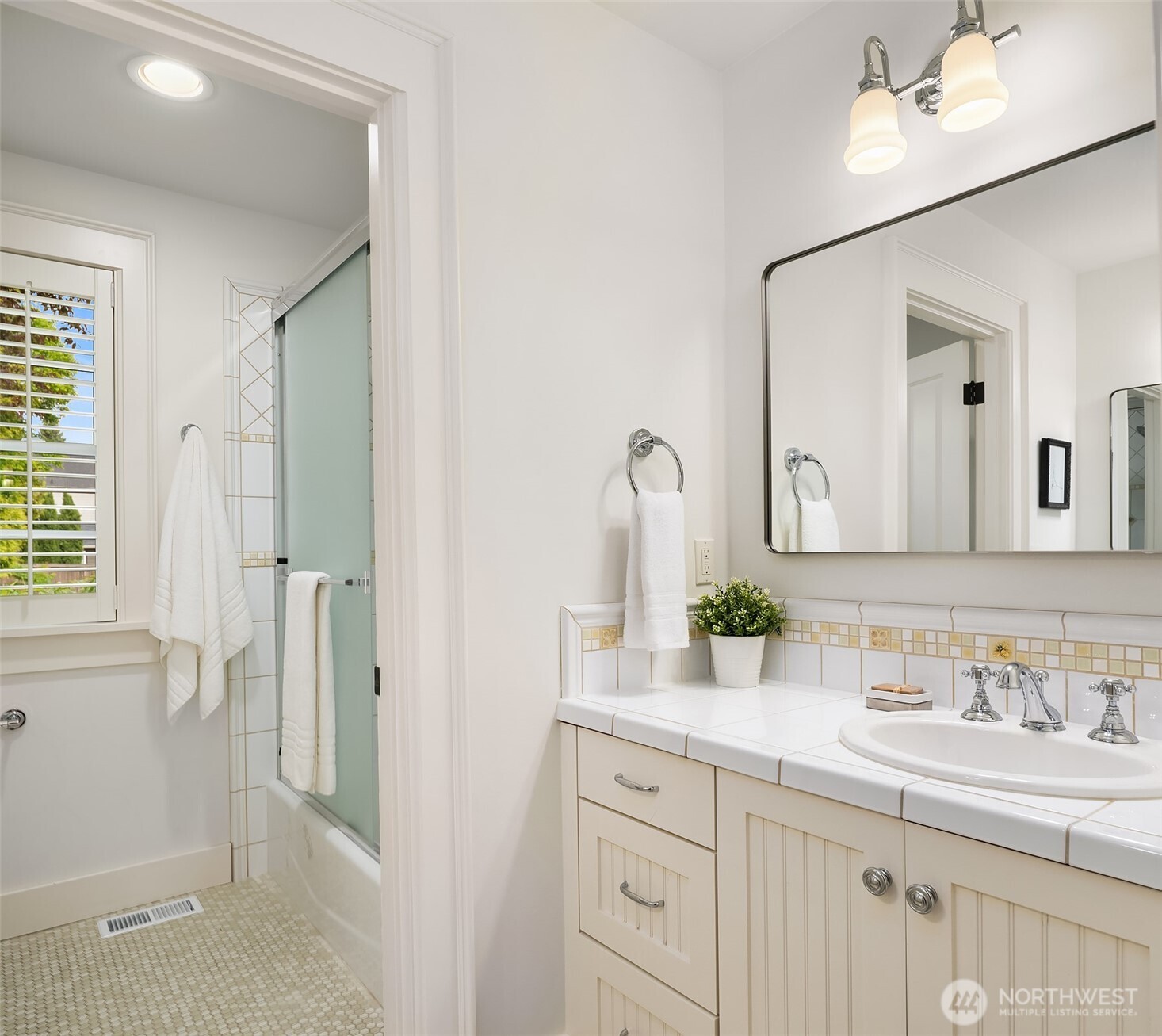 10910 NE 18th Place Bellevue WA 98004