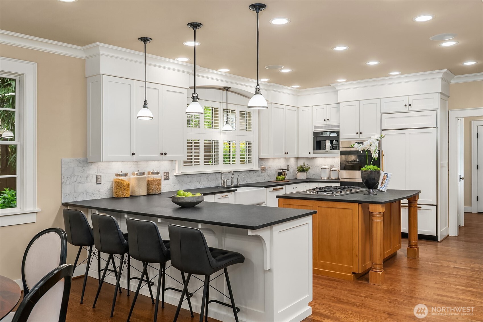10910 NE 18th Place Bellevue WA 98004