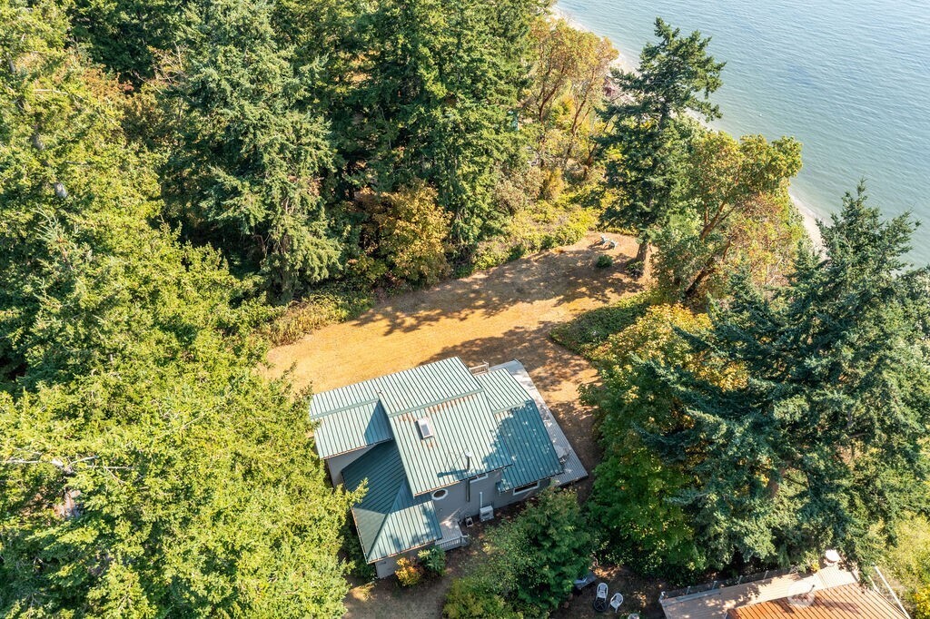 26 G Sound Place Hat Island WA 98206