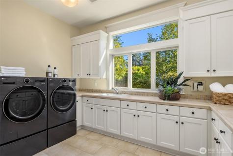 805 92nd Avenue NE Bellevue WA 98004