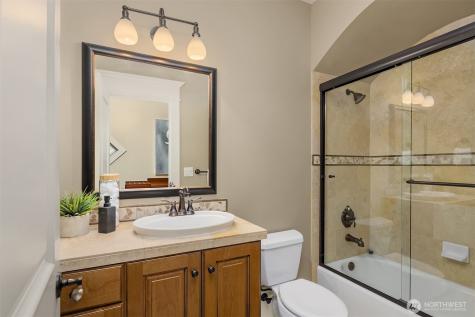 805 92nd Avenue NE Bellevue WA 98004