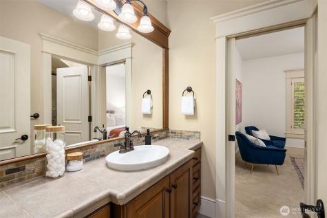 805 92nd Avenue NE Bellevue WA 98004