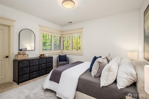 805 92nd Avenue NE Bellevue WA 98004