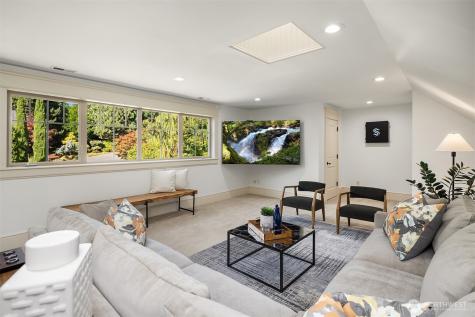 805 92nd Avenue NE Bellevue WA 98004