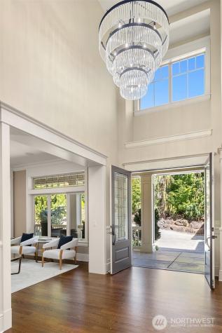 805 92nd Avenue NE Bellevue WA 98004