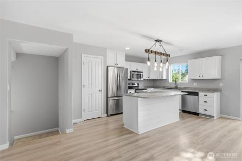 2271 SE Upchurch Way Port Orchard WA 98366