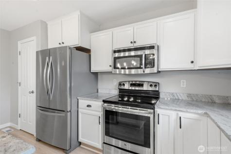 2271 SE Upchurch Way Port Orchard WA 98366