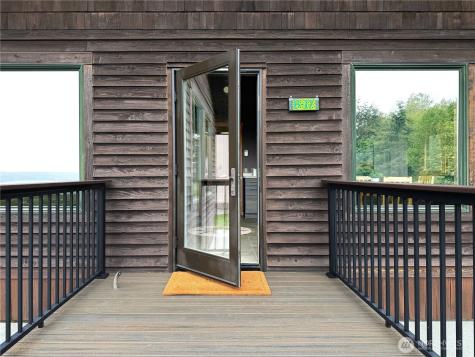 17 B Whidbey Island Drive Hat Island WA 98206
