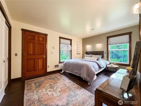 17 B Whidbey Island Drive Hat Island WA 98206