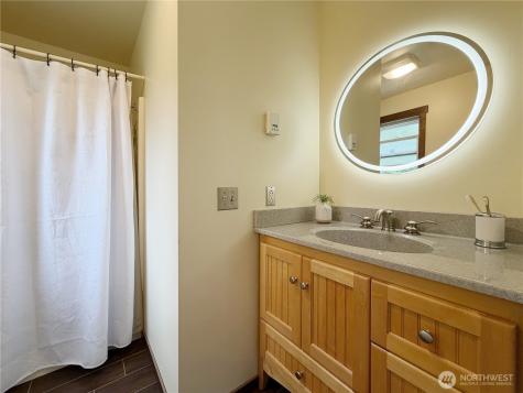 17 B Whidbey Island Drive Hat Island WA 98206