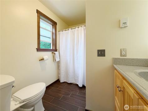 17 B Whidbey Island Drive Hat Island WA 98206
